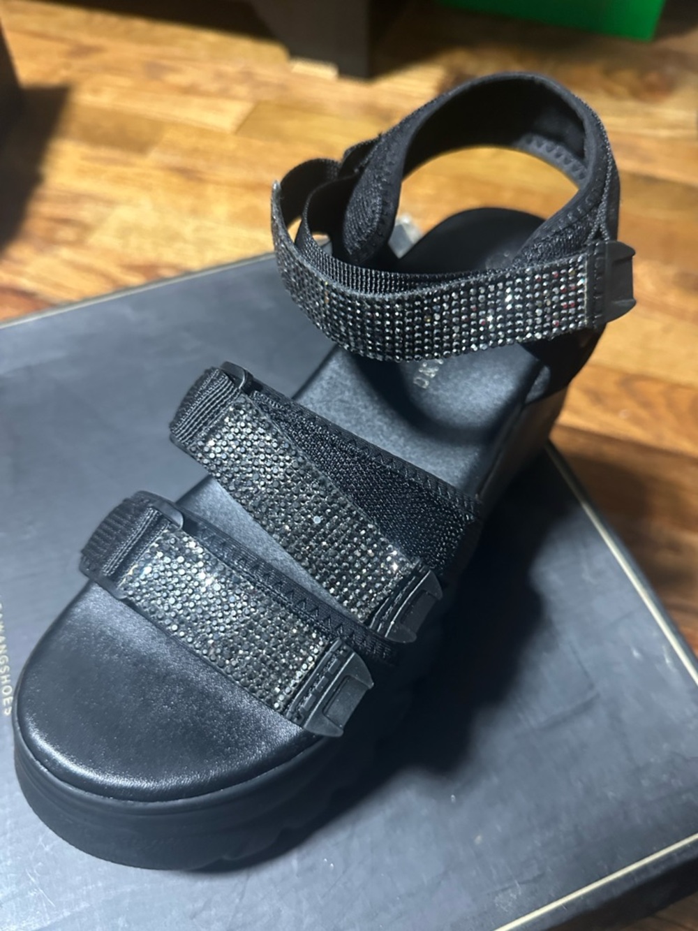 Azalea Wang Chunky Black Platform Sandals